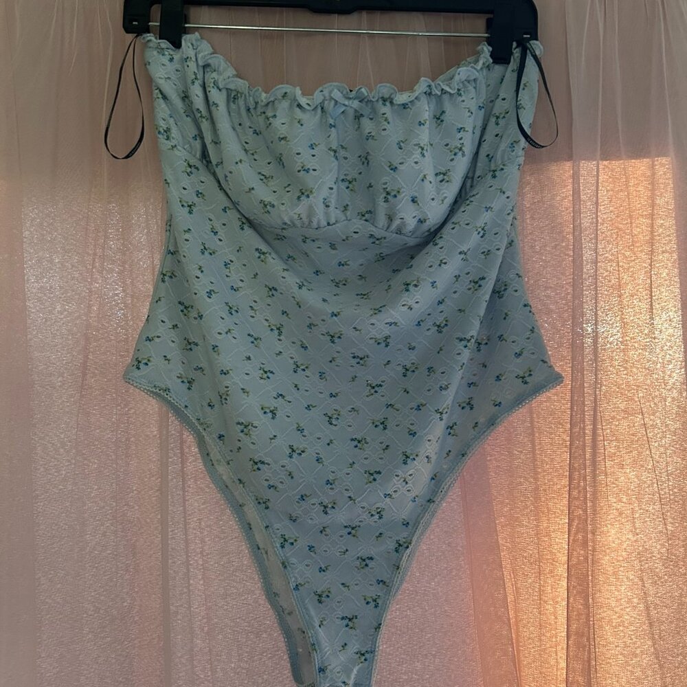 NWT Forever 21 Strapless bodysuit